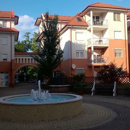 Samuci Apartman Hajduszoboszlo Bagian luar foto