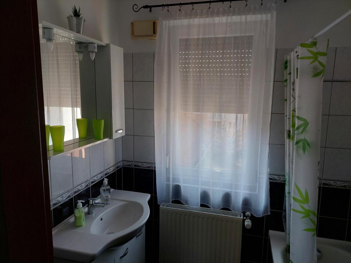 Samuci Apartman Hajduszoboszlo Bagian luar foto