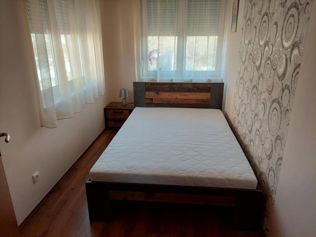 Samuci Apartman Hajduszoboszlo Bagian luar foto