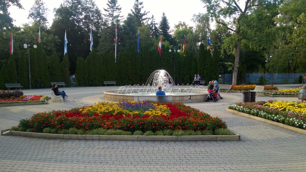 Samuci Apartman Hajduszoboszlo Bagian luar foto